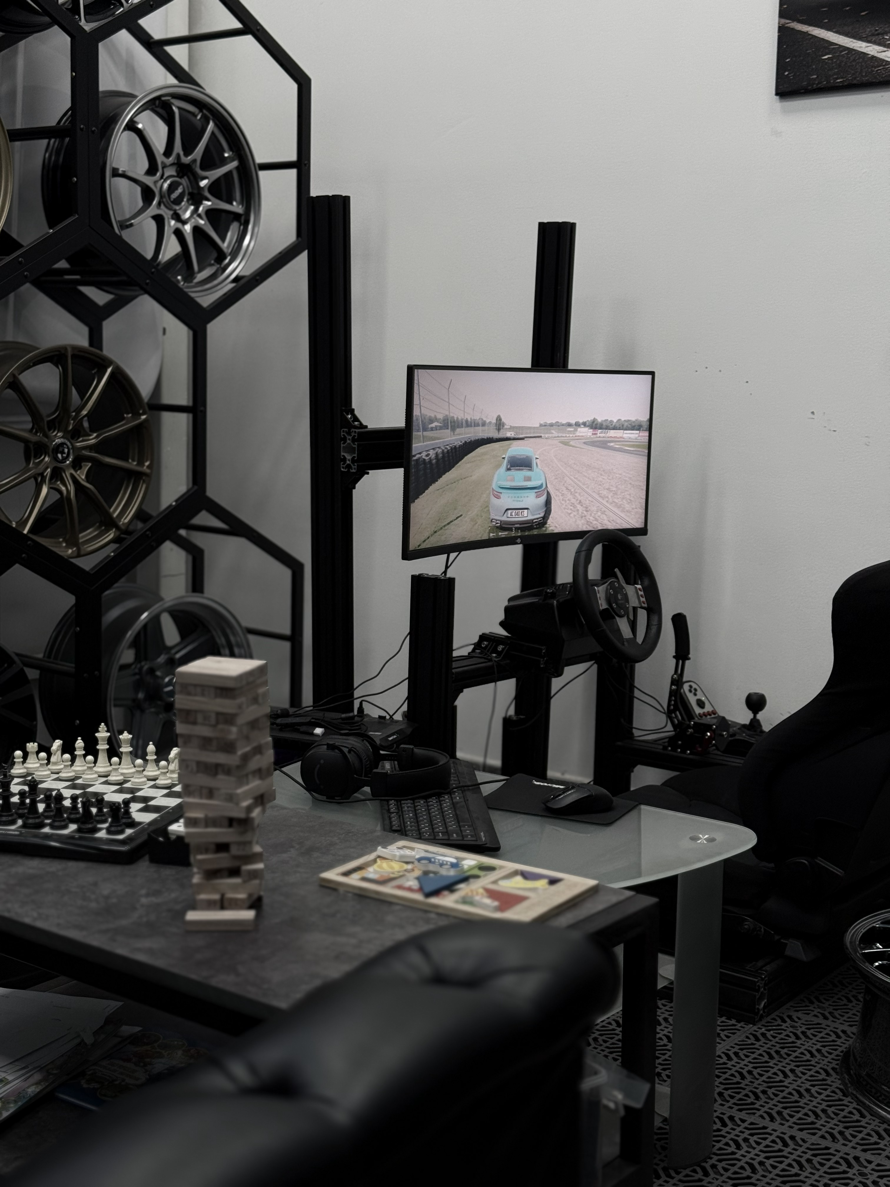 Зона ожидания Racing Wheels